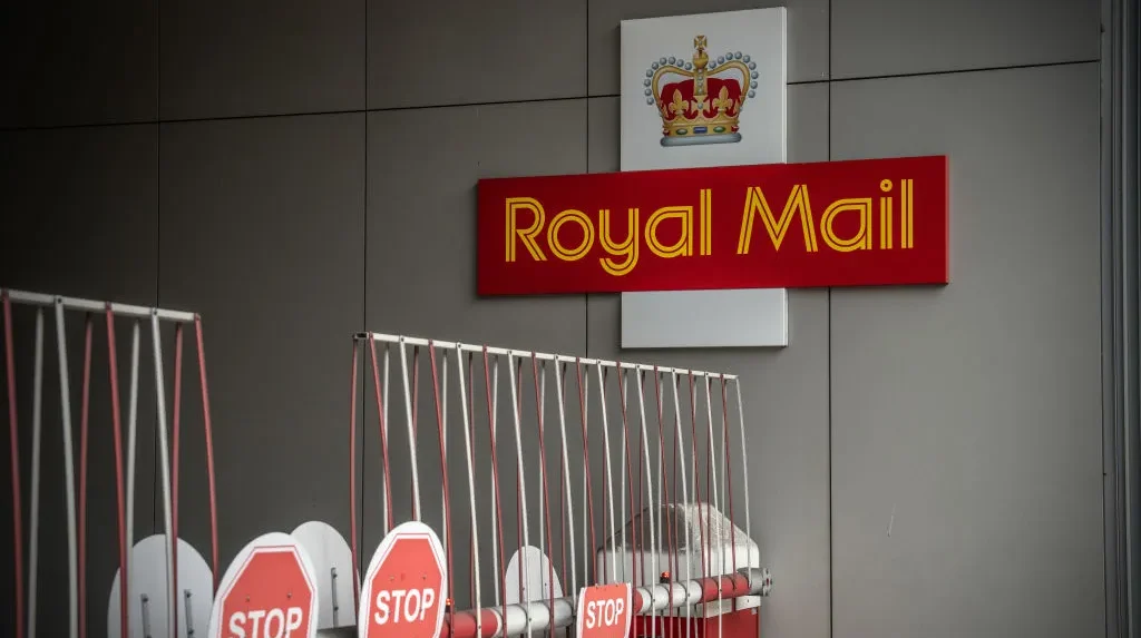 Royal Mail Tracking: UK Parcel Tracking & Services 2024